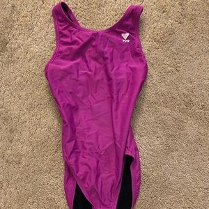 One piece swim suit